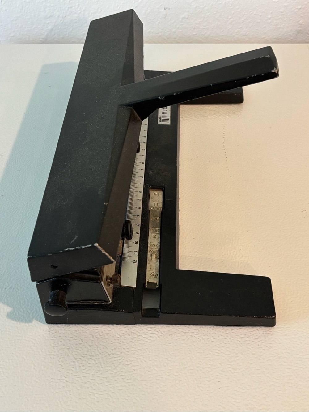 Black Drafting Parallel Ruler - Precision Line Guide three hole punch - Picture 5 of 6